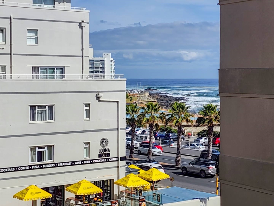 To Let 1 Bedroom Property for Rent in Sea Point Western Cape